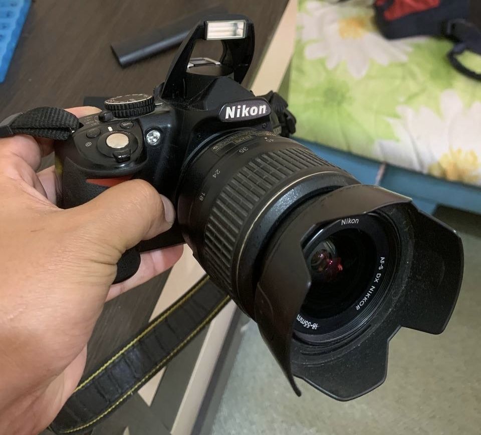 Продаю фотоапарат Nikon D3100