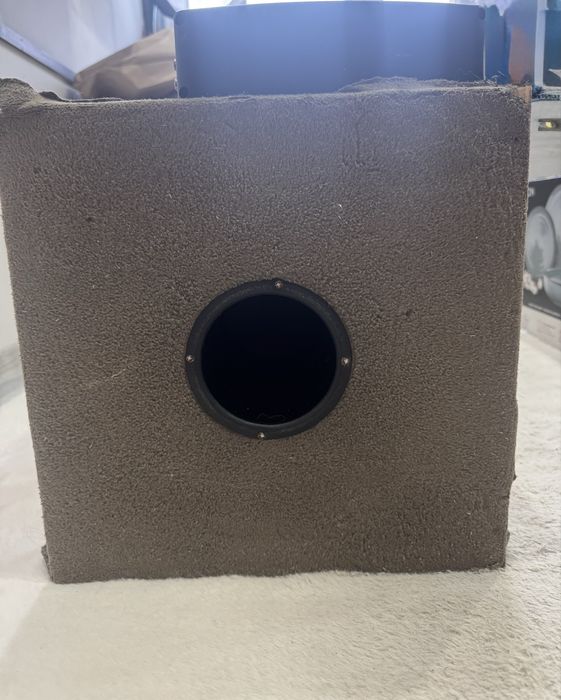 Subwoofer z wzmacniaczem