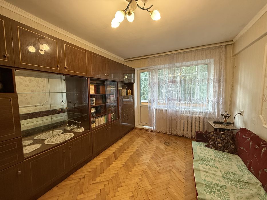 Продаж квартири на Східному масиві