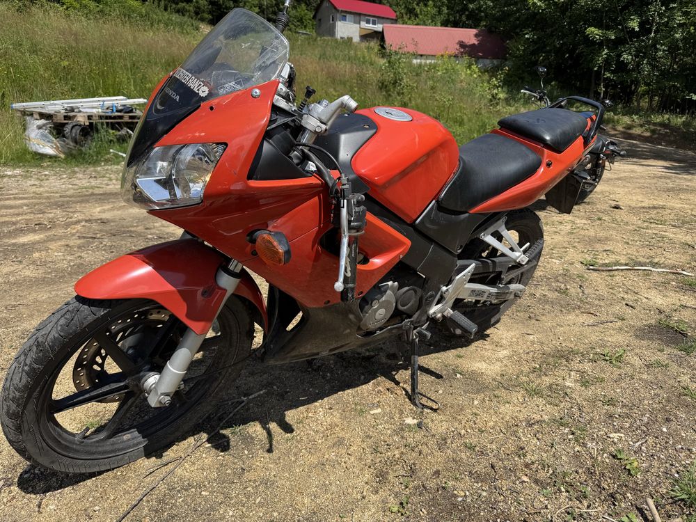 Honda CBR 125 R lekko uszkodozna!