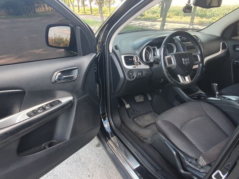 Продається автомобіль Dodge Journey