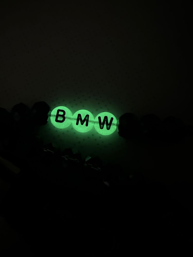 Breloczek „BMW” – luksus w wersji handmade z odrobiną błysku