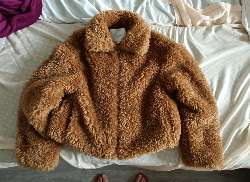 Casaco curto com pêlo Bershka