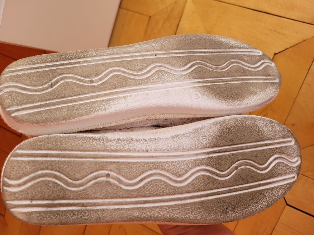 Białe espadryle 40