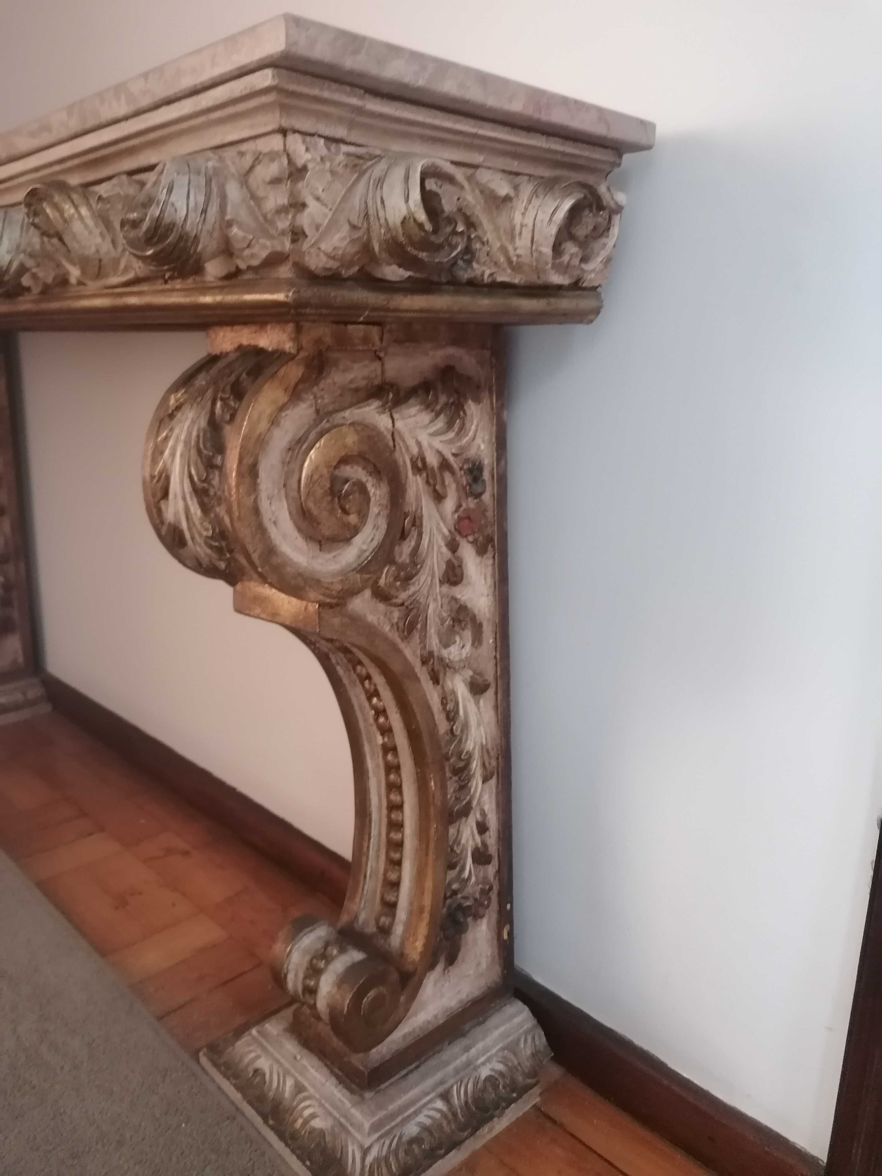 Vendo credência antiga com tampo em mármore