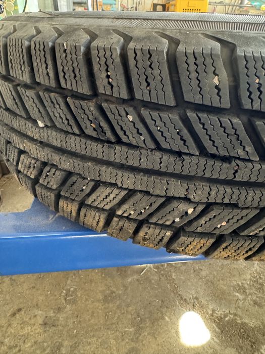 Продам резину, гуму з дисками 195 65 15