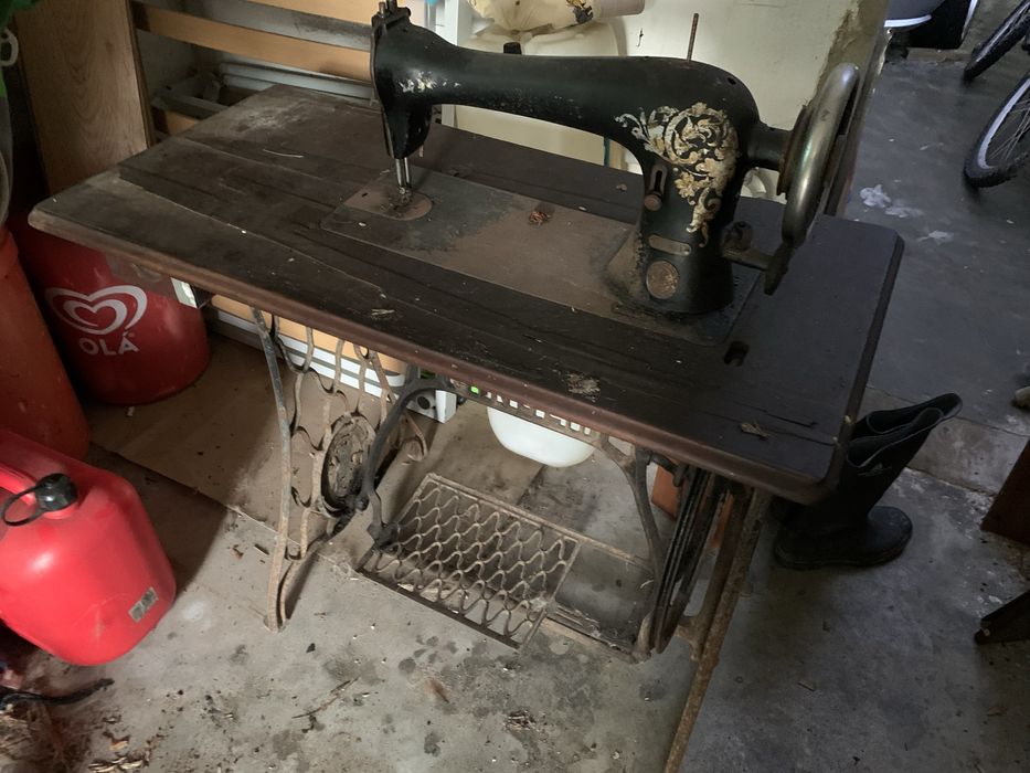 Maquina singer antiga