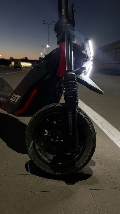 Электросамокат Segway Ninebot ZT3 PRO E 40км/ч