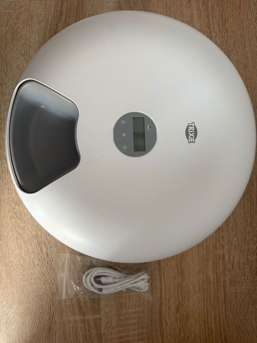 Trixie- automatyczny podajnik do karmy mokrej i suchej dla kota/psa.