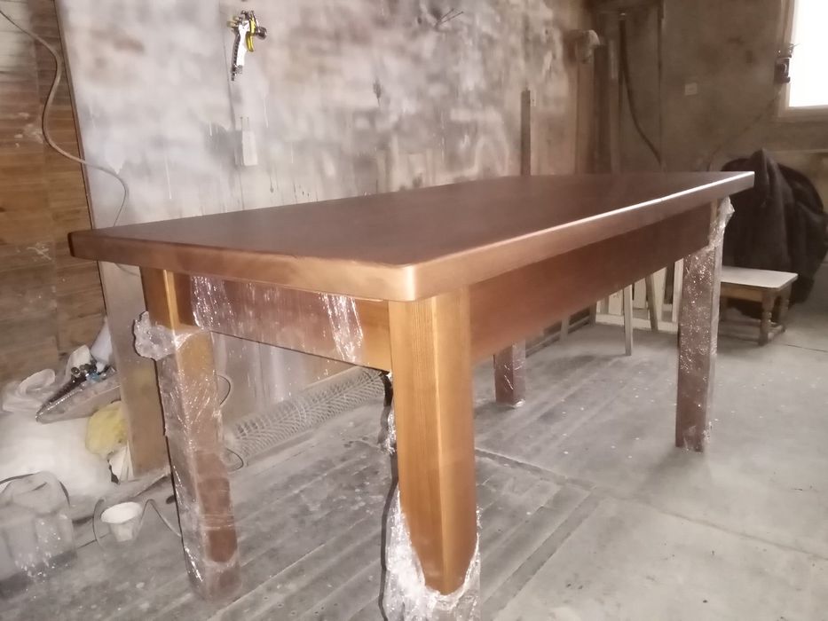 Столи  з дерева за Вашим замовленням.