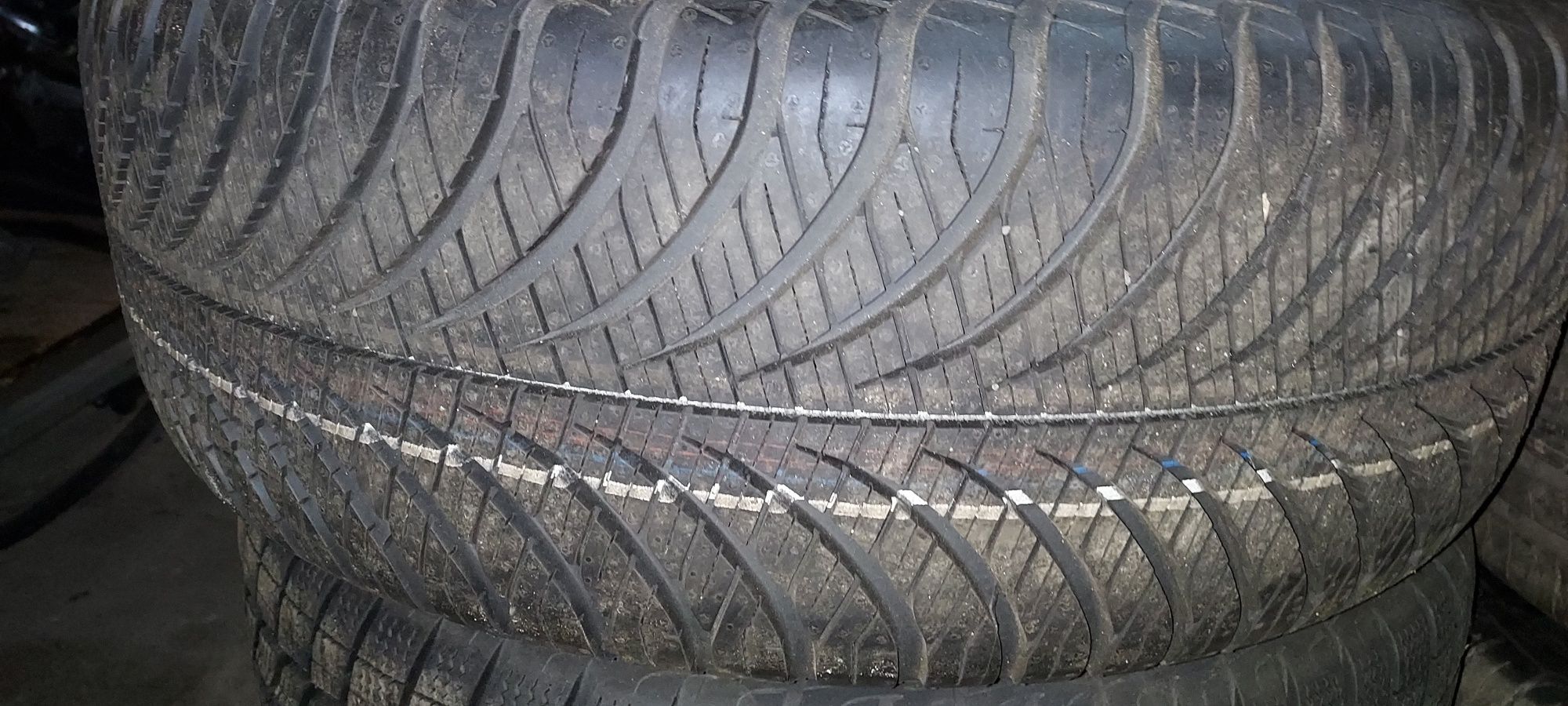 Nowa opona Goodyear wielosezon 235/55R17 2019r.