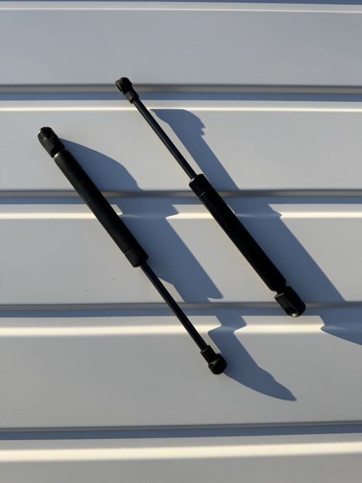 Амортизатори капота Sprinter 907,910