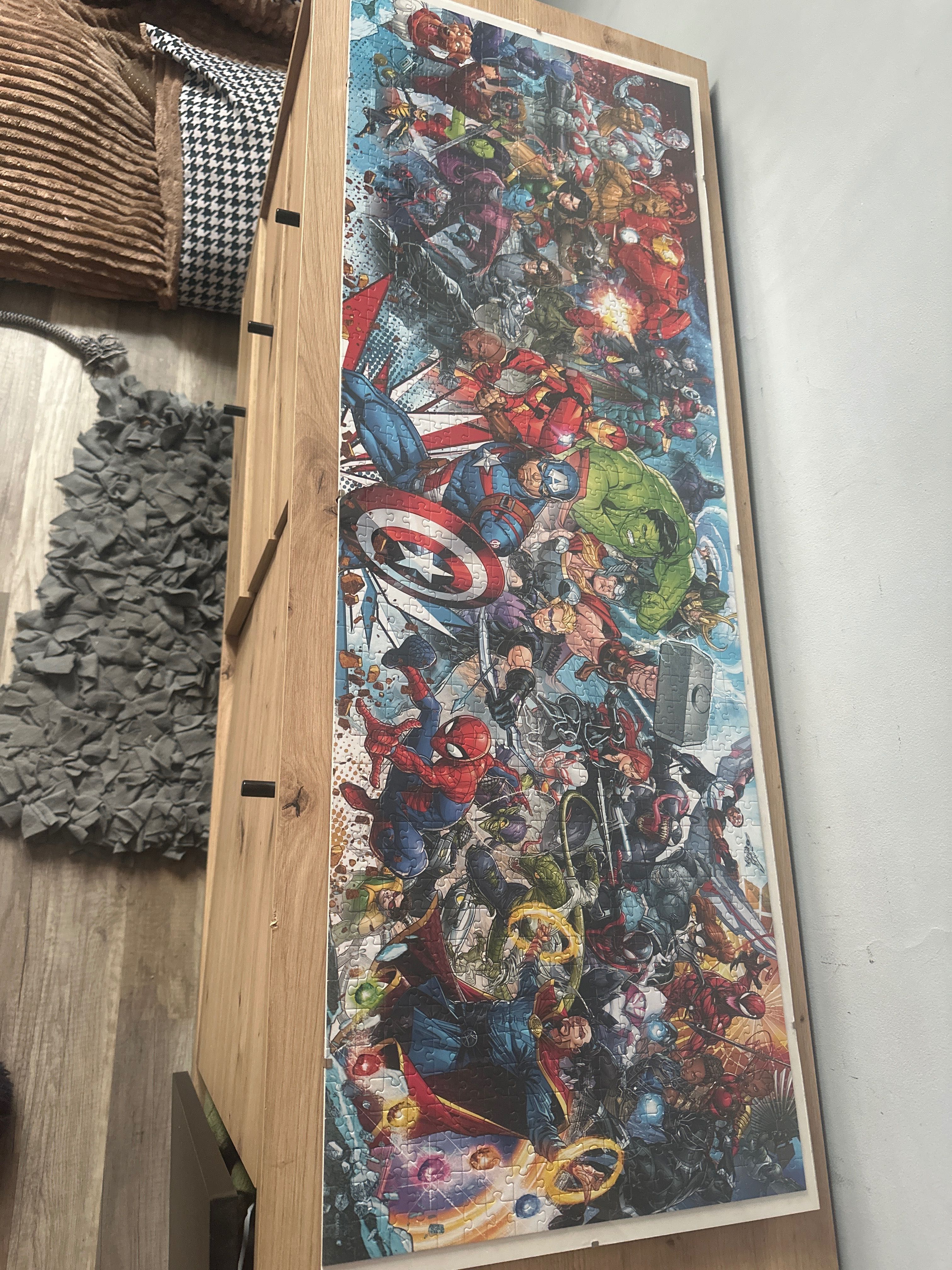 Puzzle Marvel z ramą pleksi