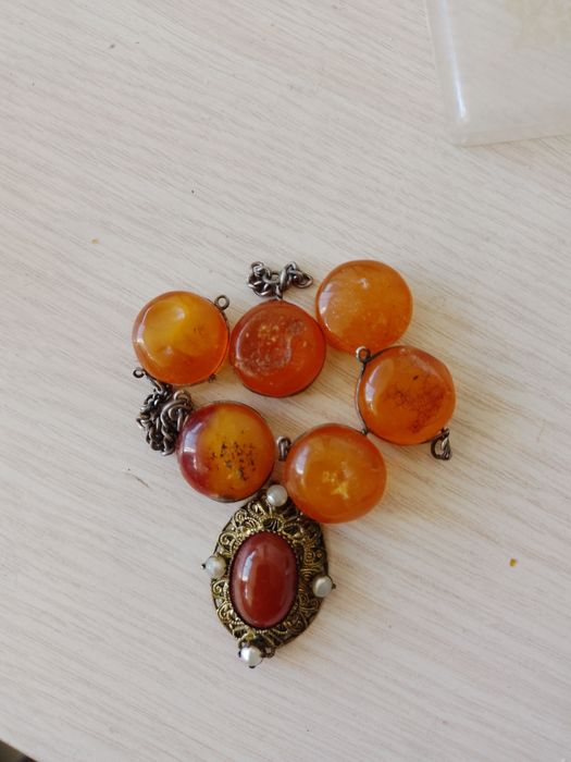 Браслет з бурштином