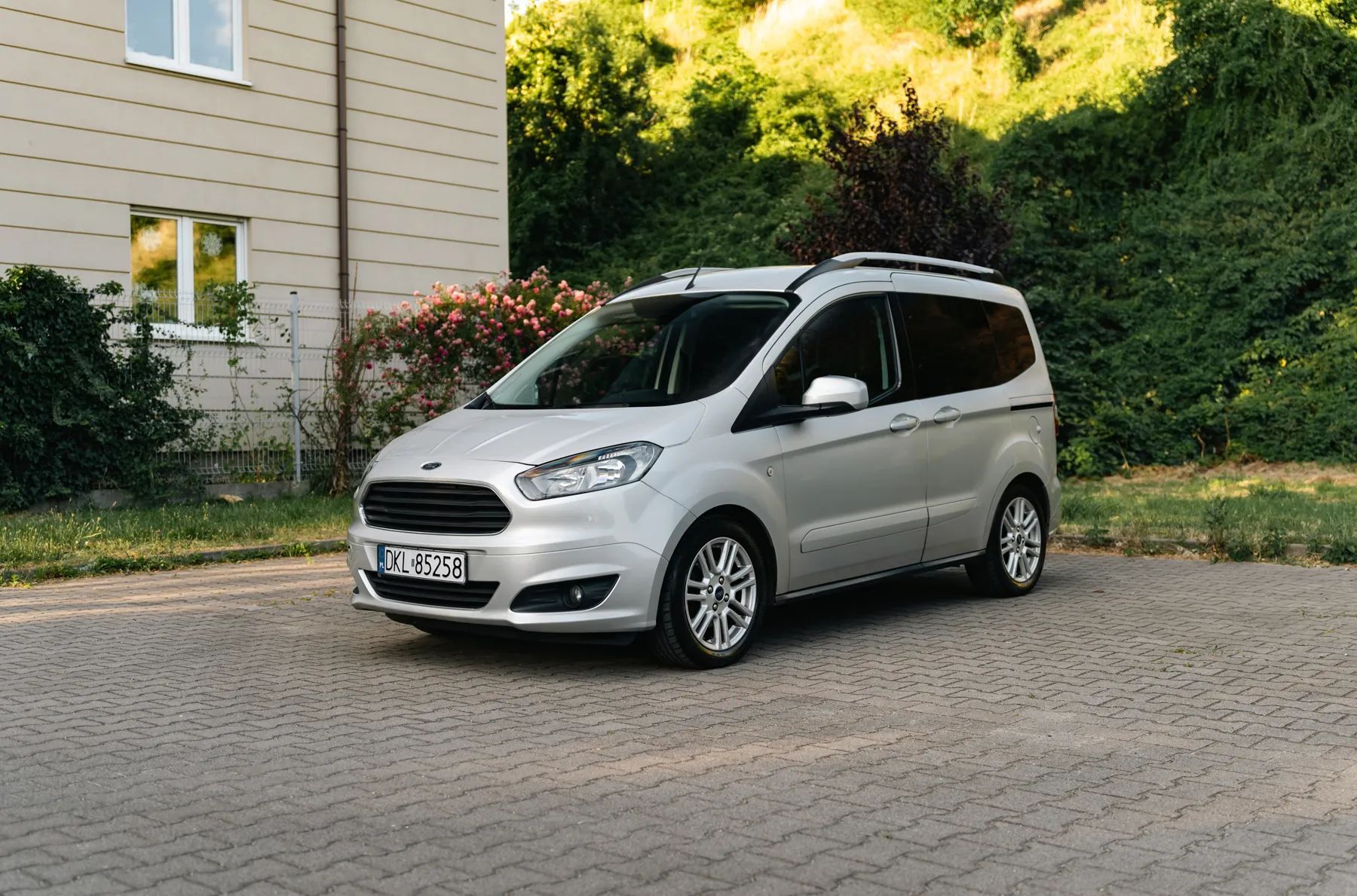 Ford Tourneo Courier FORD TOURNEO Courier 1.0 Eco Boost Titanium super wyposażony