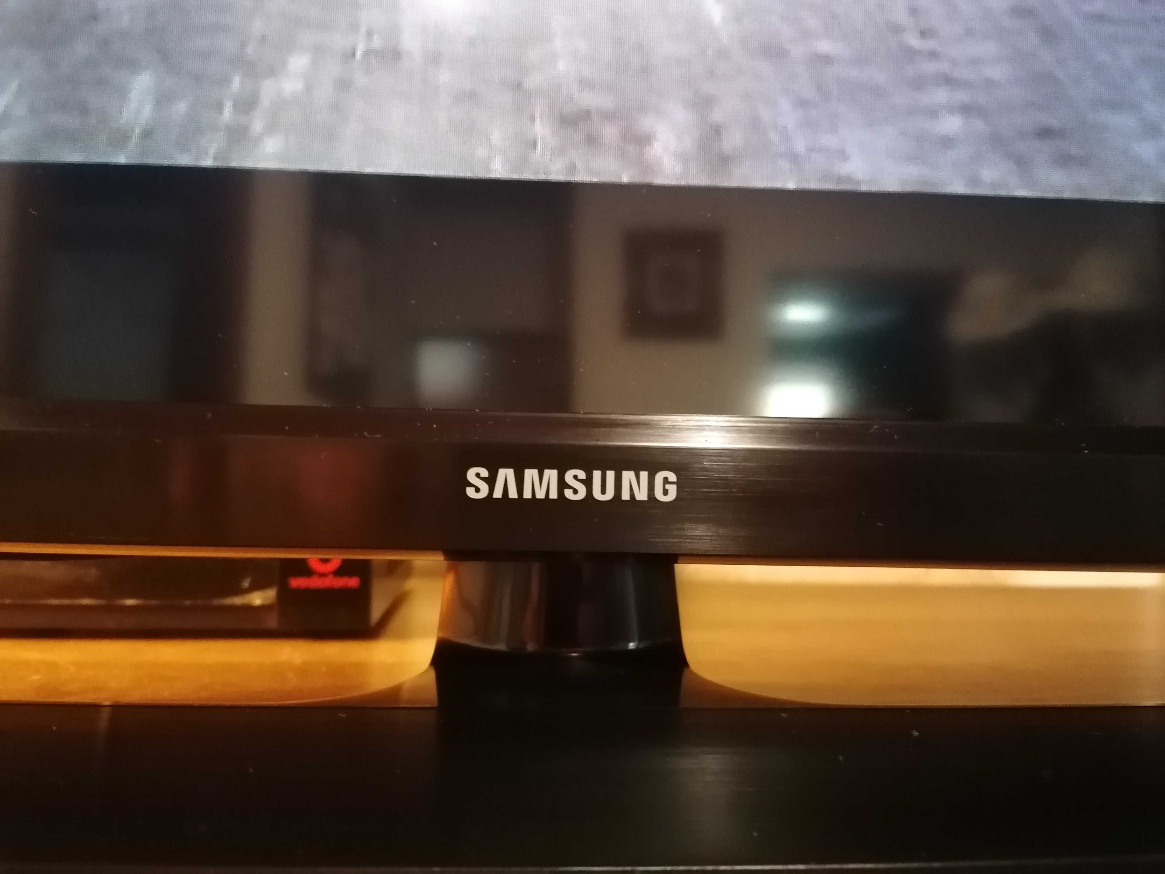 TV LED Full HD de 24" ou monitor de PC