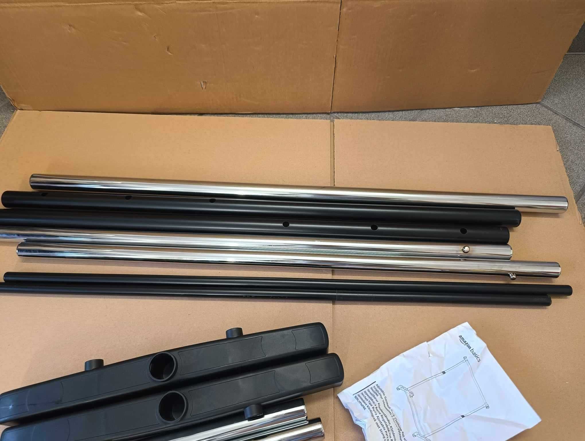 Amazon Basics Wieszak na ubrania z kółkami chrom 91,5-145x42x134-161cm