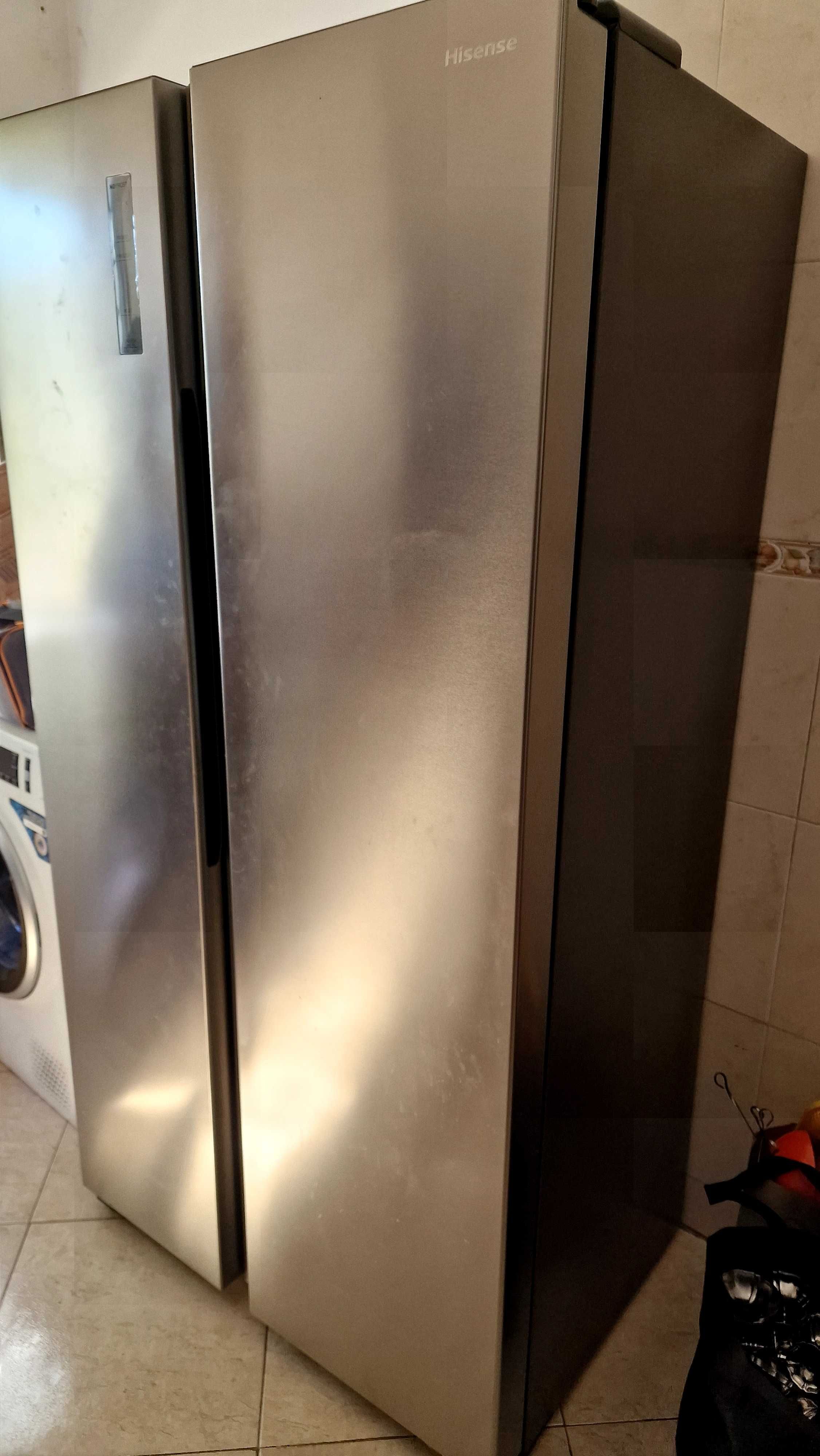 Frigorífico Americano Hisense RS677N4BIE |178,6x91x64,3 cm | 519L INOX