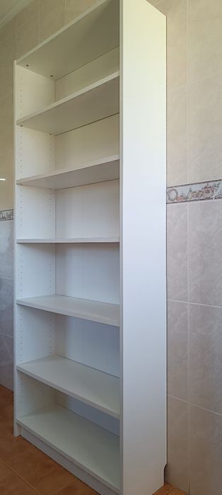 Estante branca IKEA