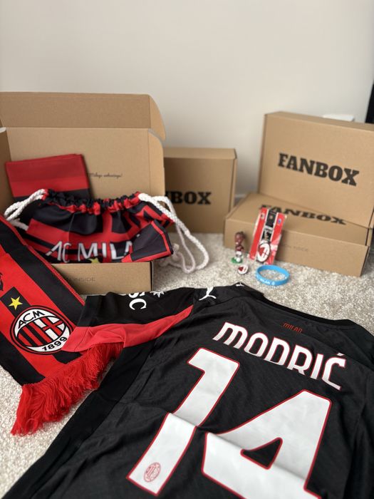 FANBOX AC MILAN – Idealny Prezent na Święta! Koszulka w zestawie