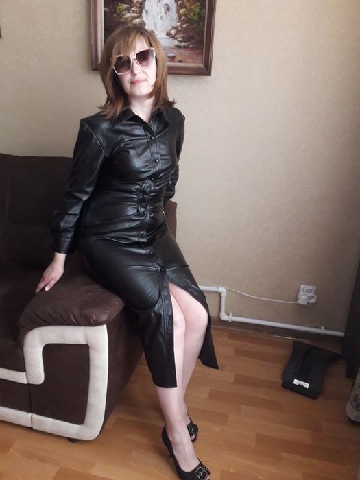 Платье zara . Платье из эко кожи. Одевались один раз. Тянется  .