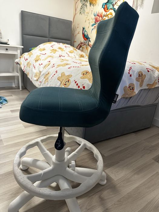 Fotel  / Krzesło obrotowe dla dzieci /wzrost 119–142 cm firmy ENTELO