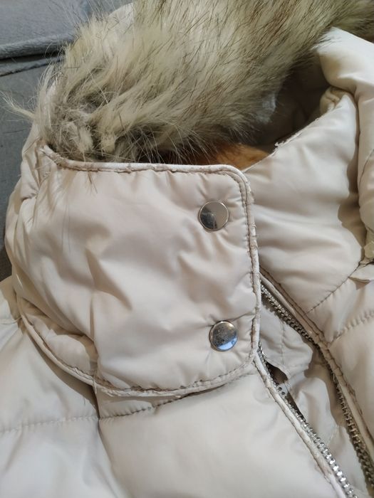 Seksowna, krótka, beżowa,zimowa, kobieca kurtka Zara r.S, z futerkiem
