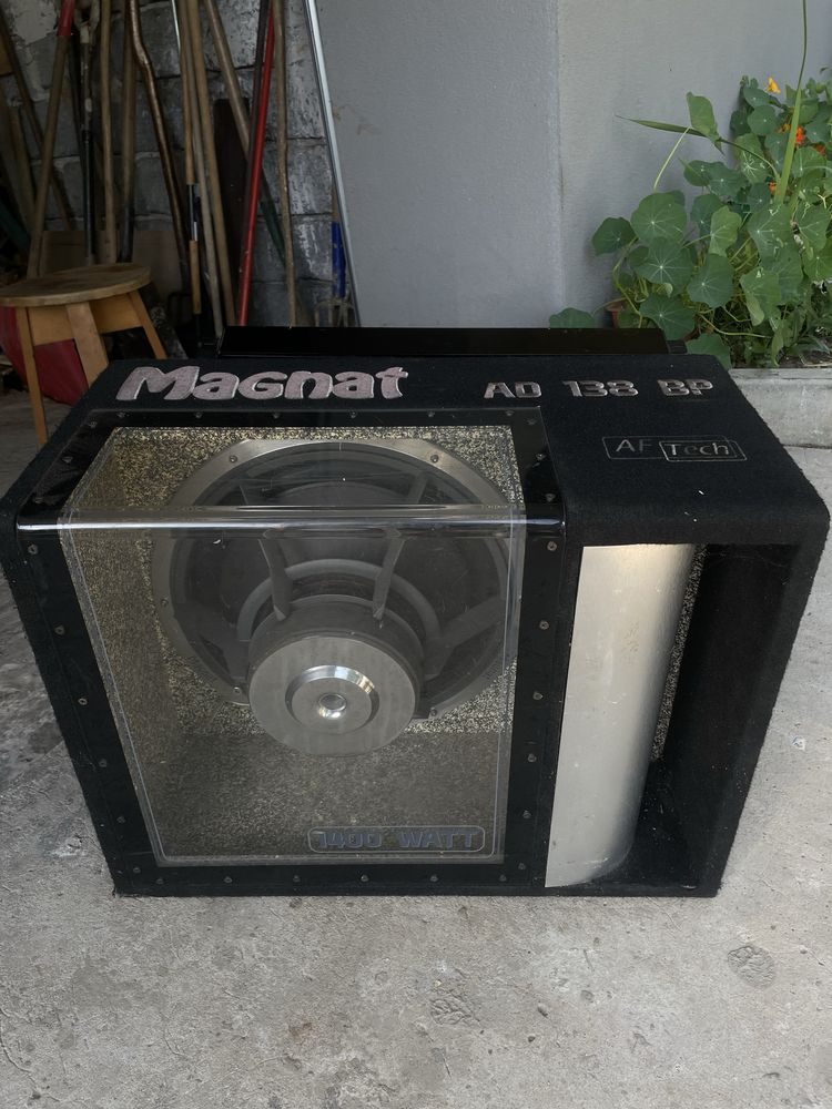 Subwoofer Magnat z wzmaczniaczem Vibe