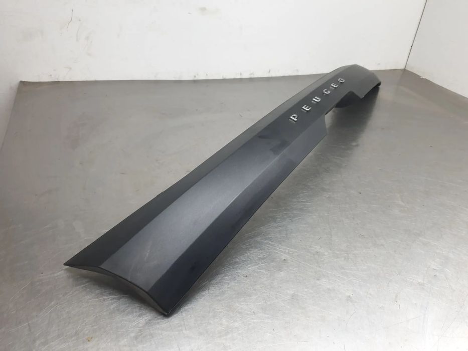 Friso da porta / tampa da mala PEUGEOT 208 II