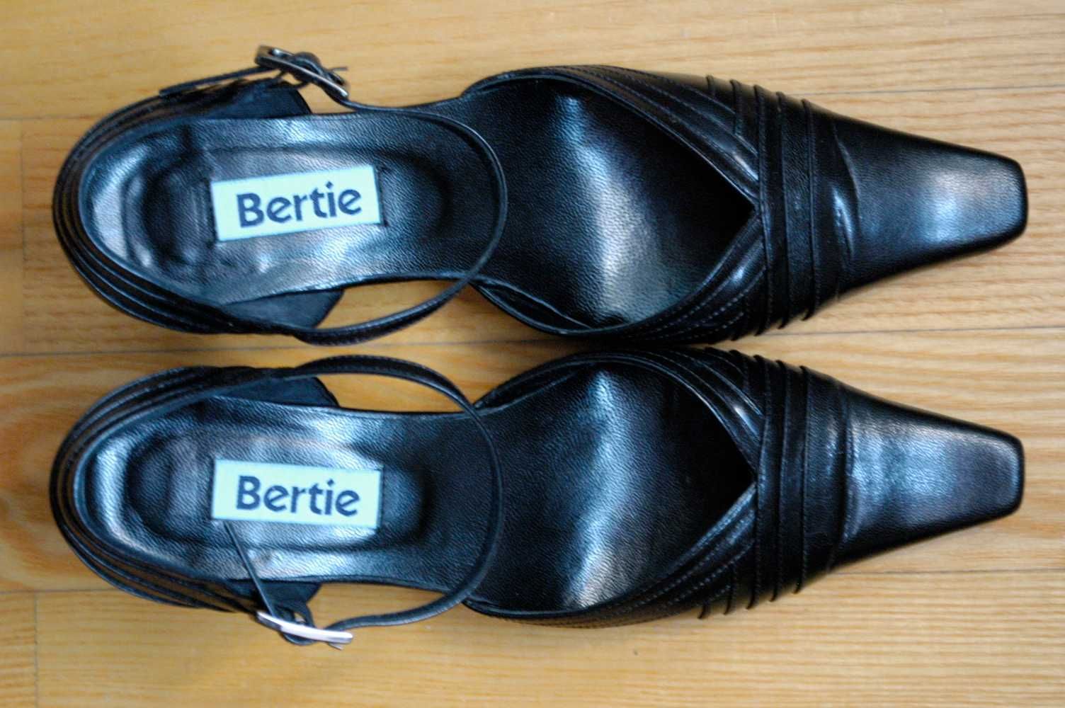 Buty BERTIE czarne, r. 37, skóra, wysoki obcas, otwarte boki, nowe