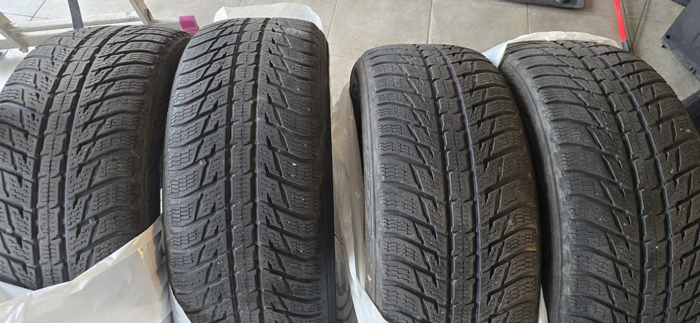 Opony NOKIAN 235/55/18 104H XL 4 sztuki