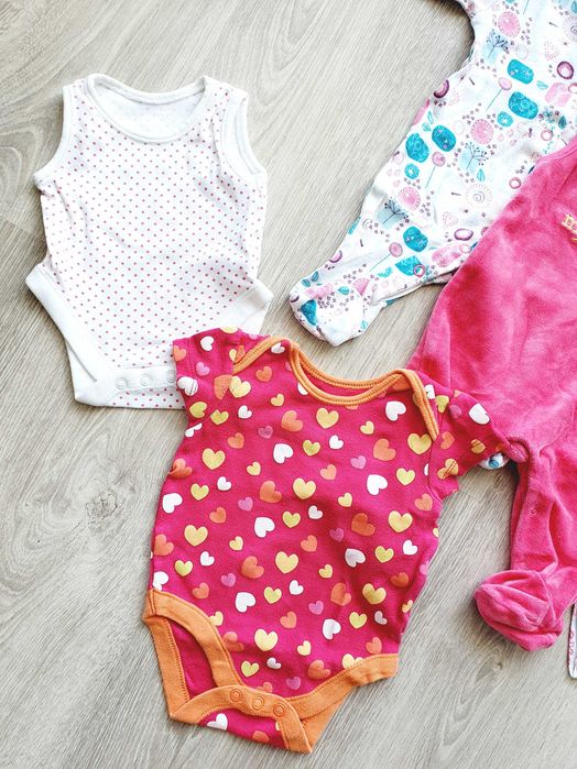 Zestaw ubranek wyprawka dla dziewczynki 0-3 miesiące rozmiary 56-62 cm