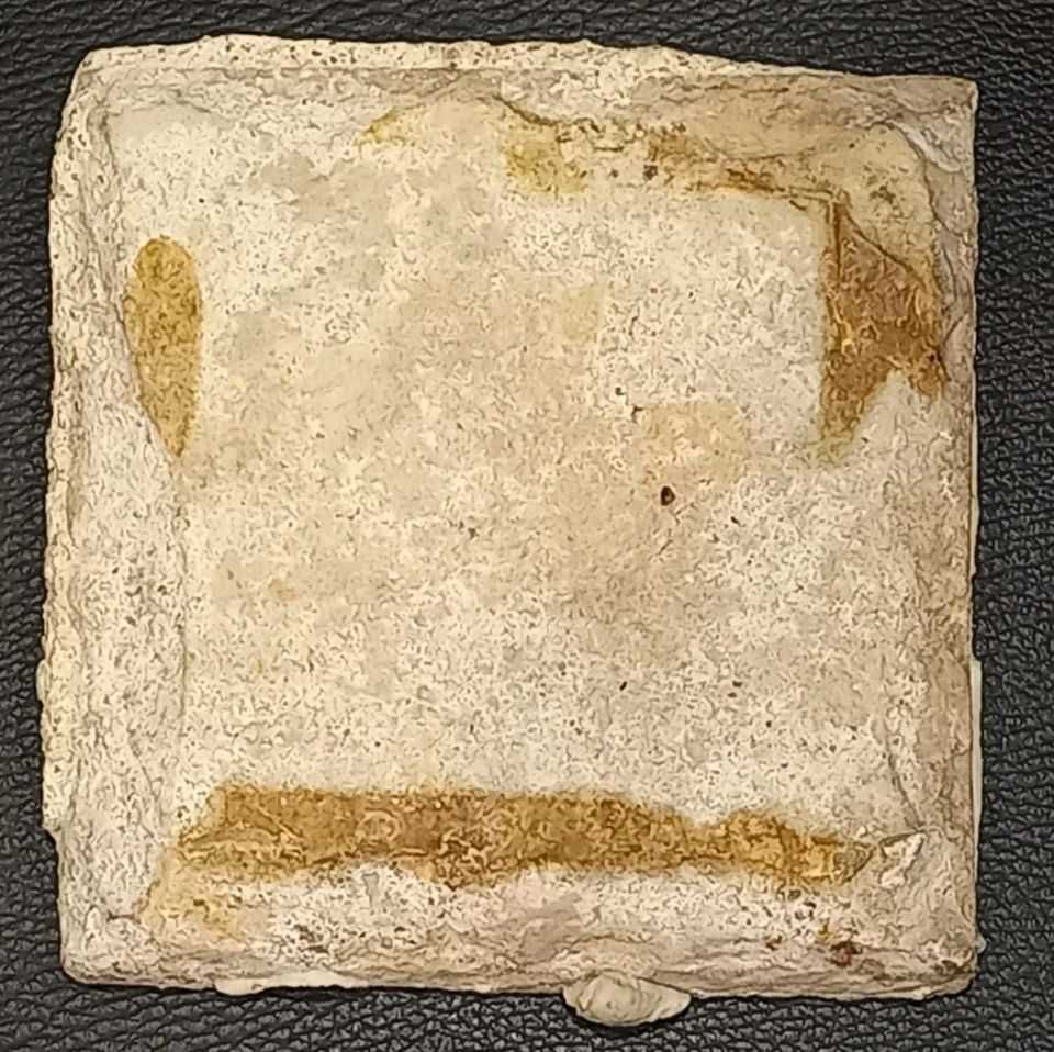2 azulejos hispano-árabes dos sécs. XV e  XV/VI