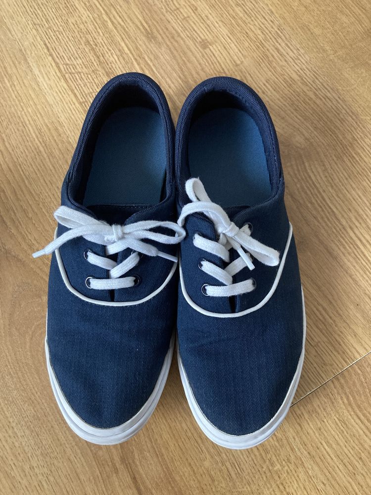 Trampki lacoste