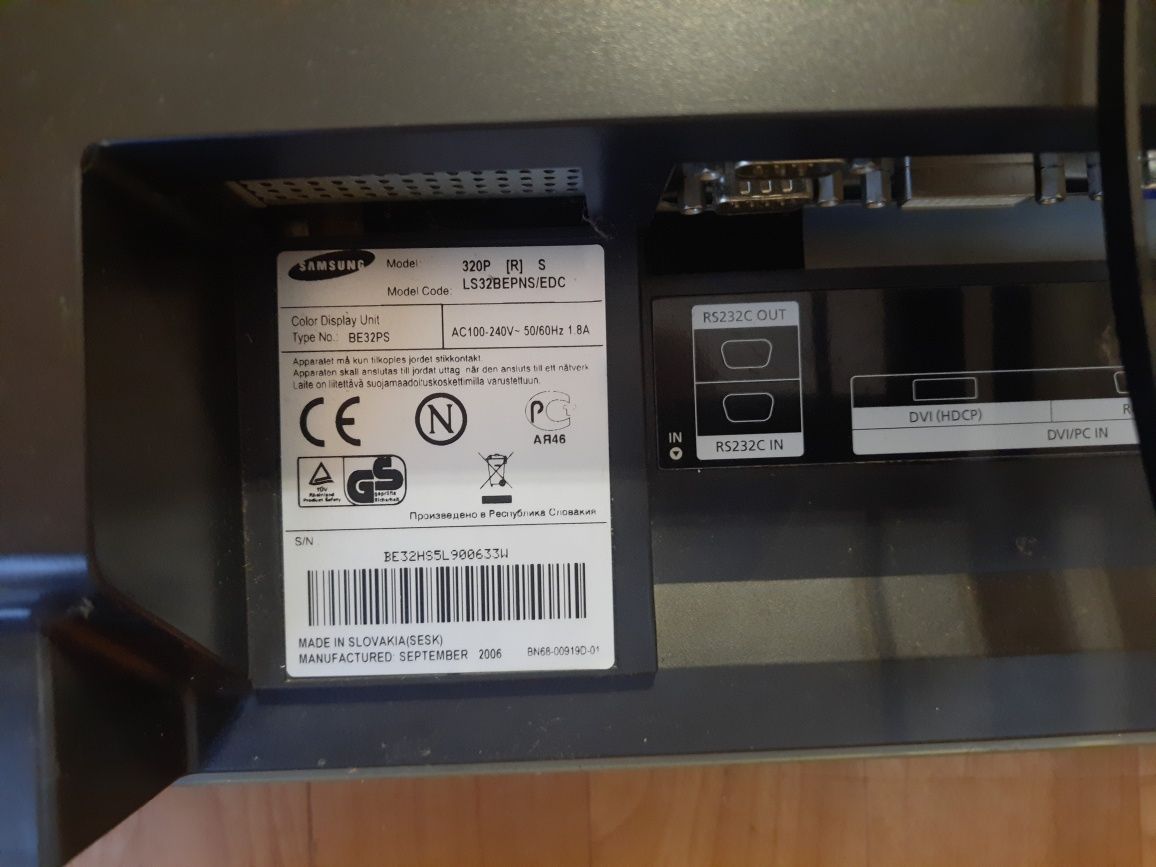 Монітор Samsung SyncMaster 320P 32