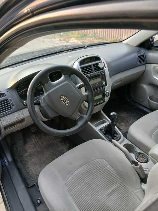 Кіа creator 1'6 бенз 2008 рік