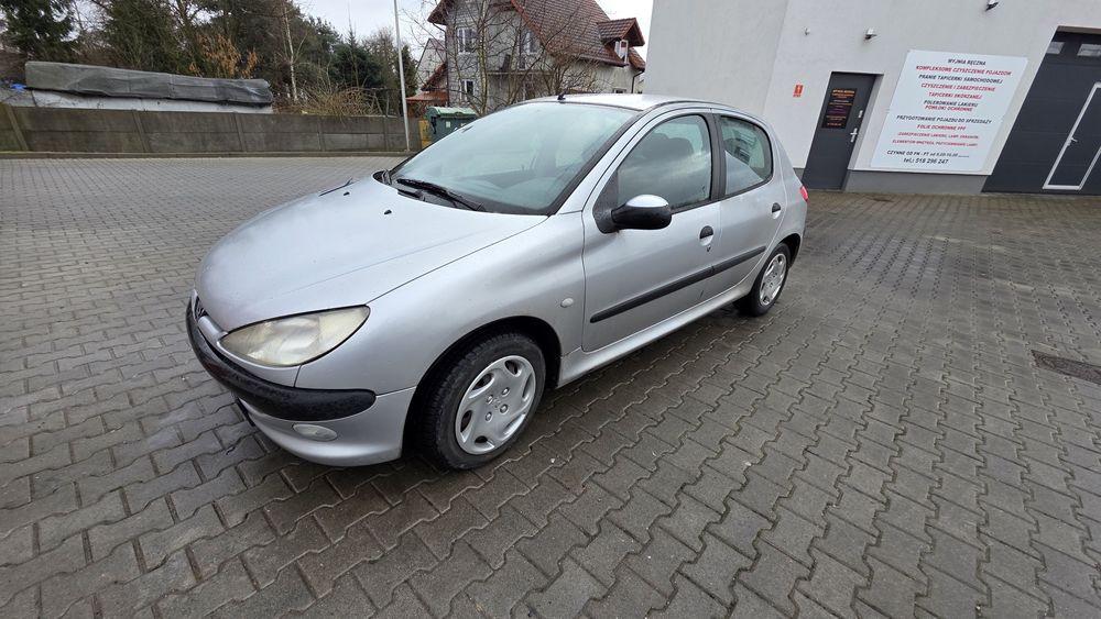 Peugeot 206 1.1L ważne O.C. i B.T. CALY ROK