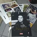 Livro de Ouro de Amalia Rodrigues com várias gravuras a preto e branco