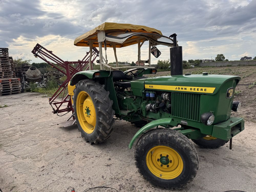 John Deere 920 rok 1976