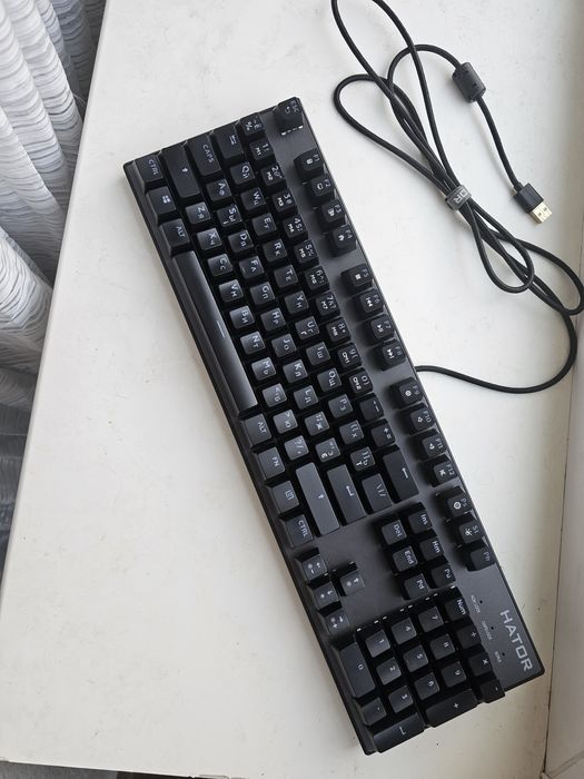 Продам игровую механическую клавиатуру hator starfall rainbow origin