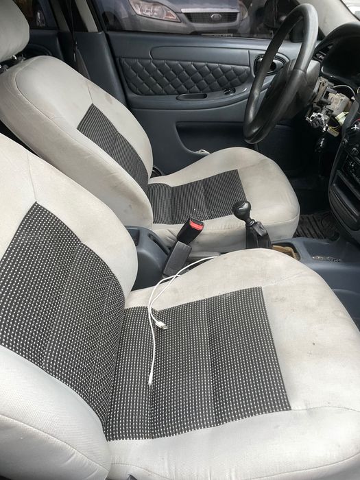 DAEWOO LANOS машина 1,5