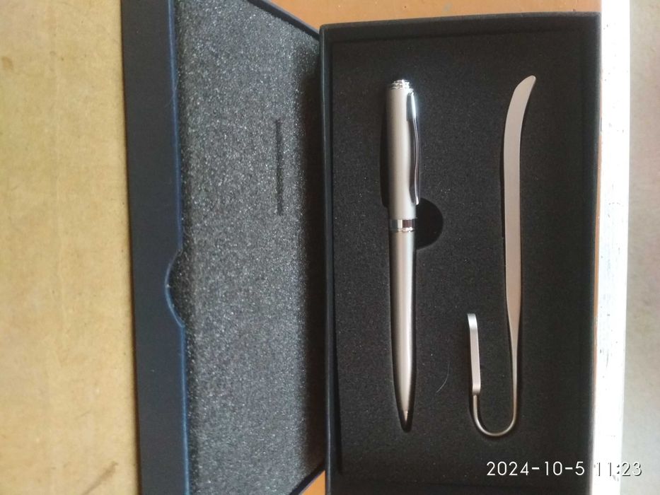 Стильная закладка для книги, ежедневника.