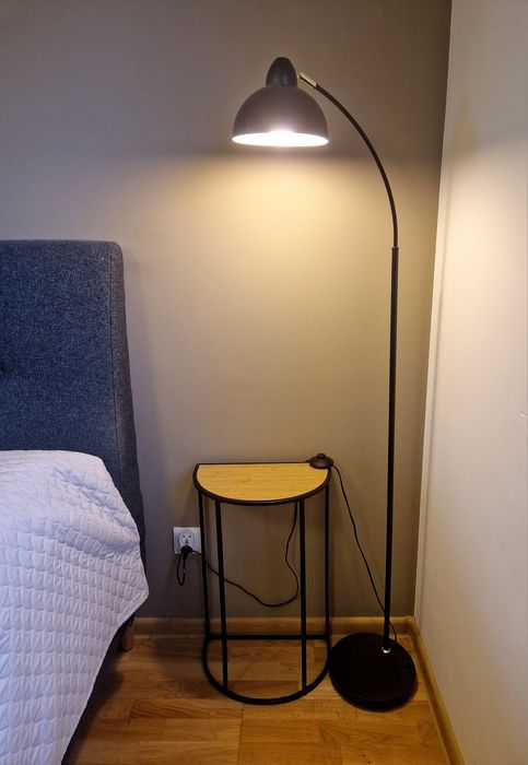 Lampa podłogowa Hugo Jysk – nowoczesny design