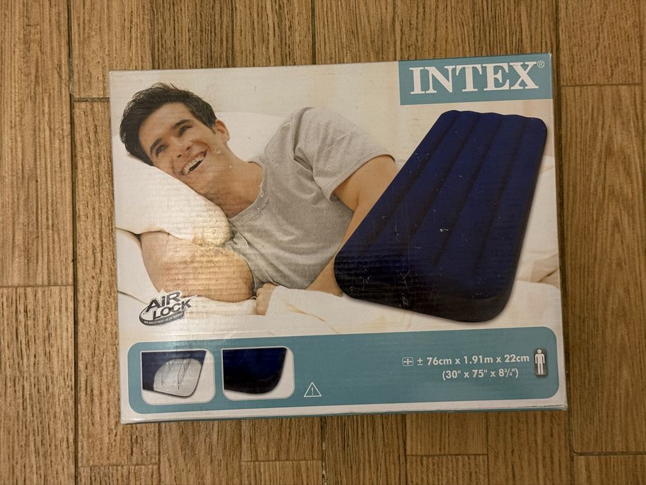 Матрас надувний intex новий з подушка intex