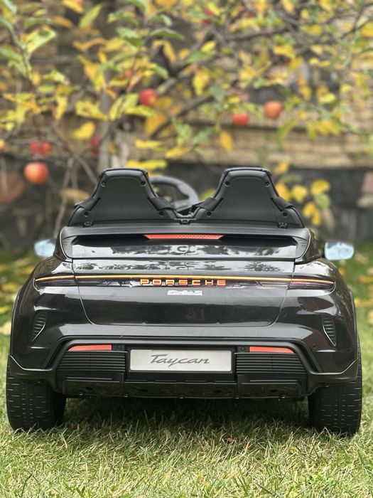 Електромобіль для дітей Porsche Taycan Turbo S Авто на акумуляторі