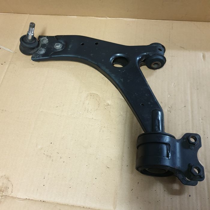 Ford focus mk2 wahacz lewy  1,6tdci