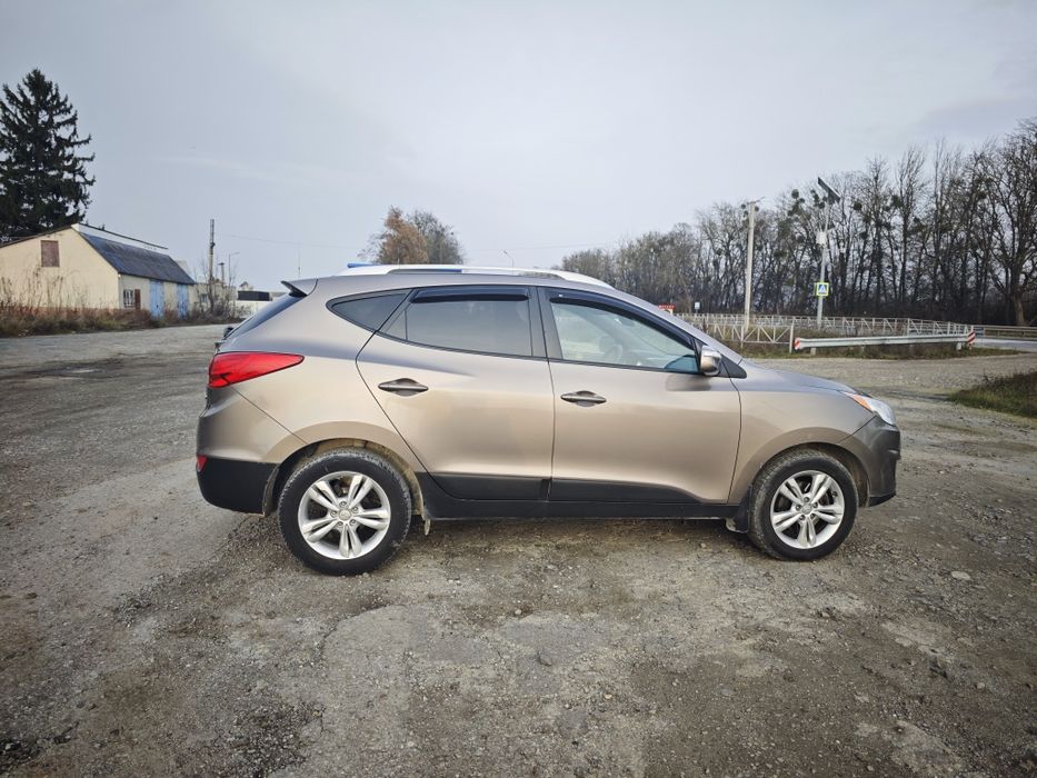 Хундай Туксон 2013 Hyundai ix35 Tucson Кросовер Позашляховик