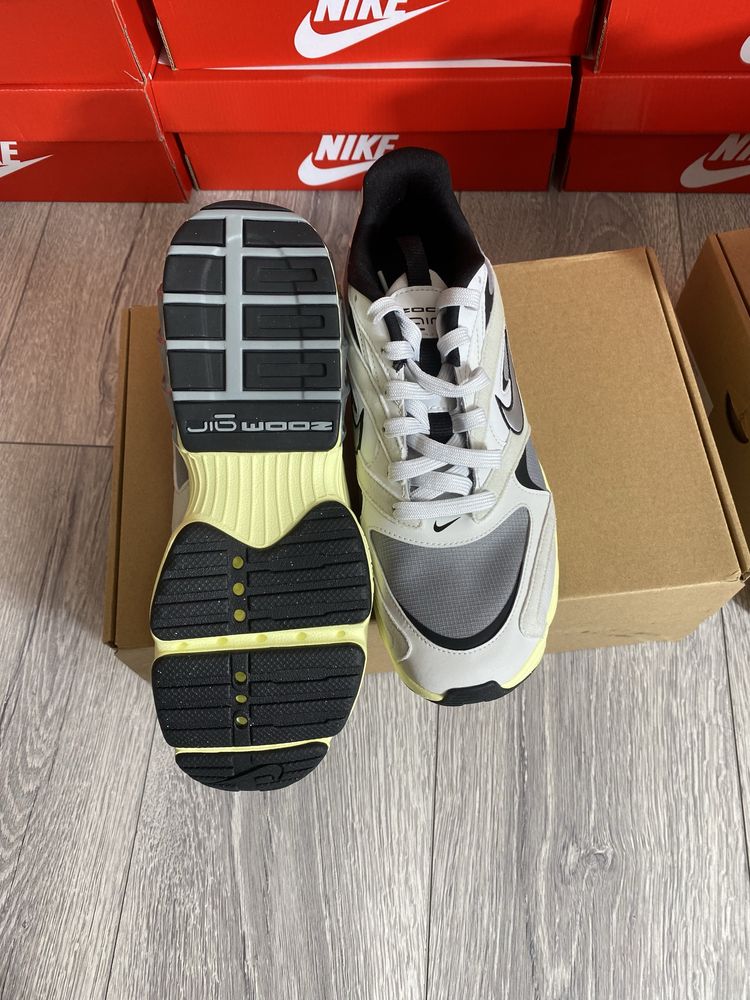 Оригінальні чоловічі кросівки Nike