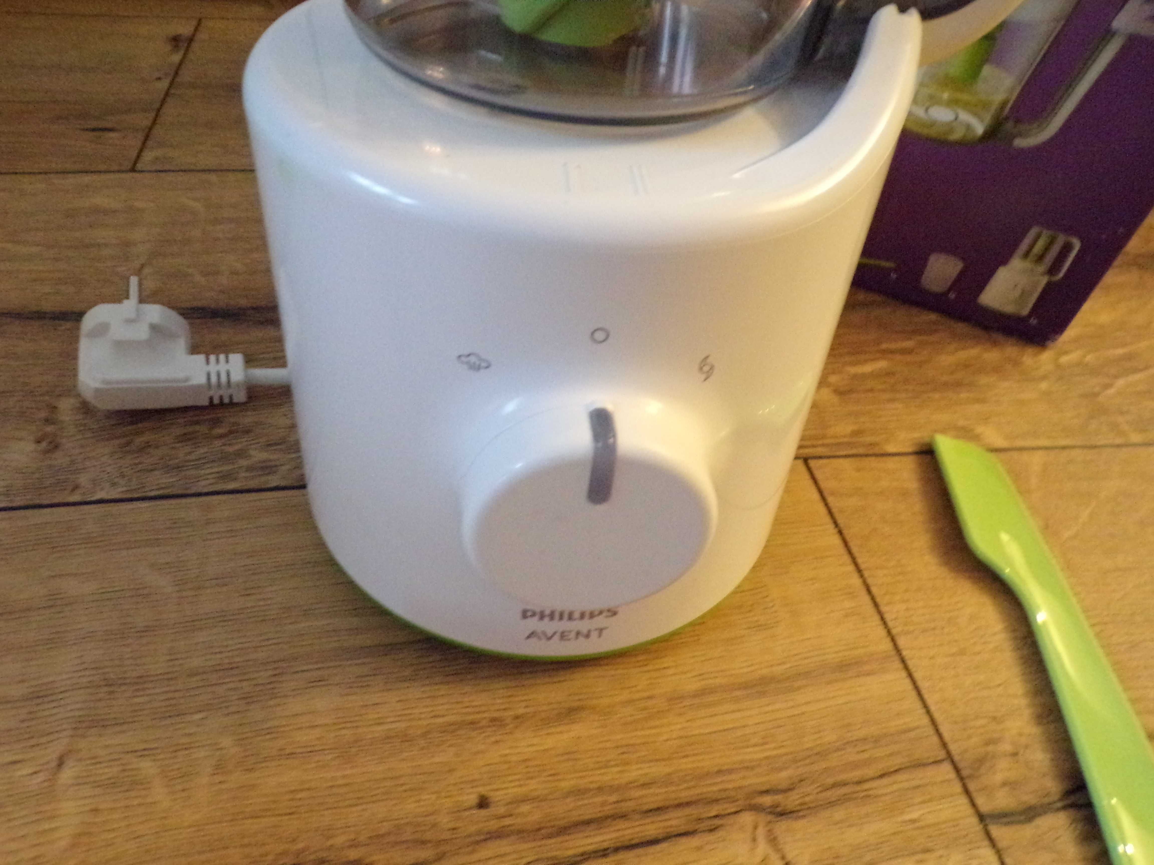 Blender kielichowy z funkcją pary Philips SCF870/20 400W B880