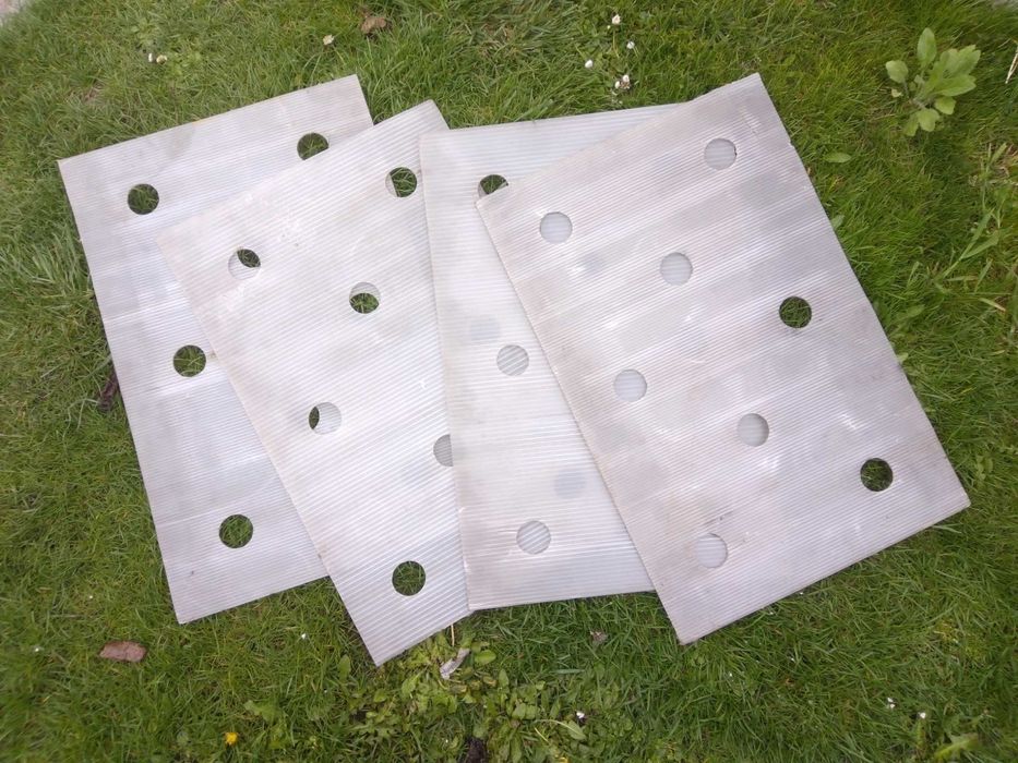 Płyta z tworzywa sztucznego osłona wentylacyjna 58x39cm otwory 30 szt